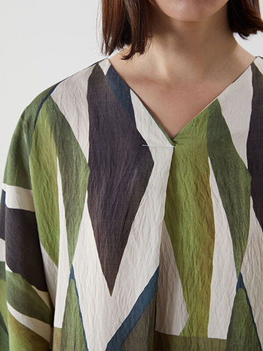 V Yaka Desenli Oversize Elbise