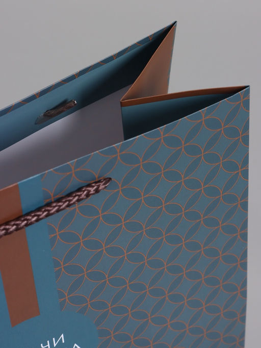 Пакет подарочный ламинированный «Статусный акцент», 26×12×32 см