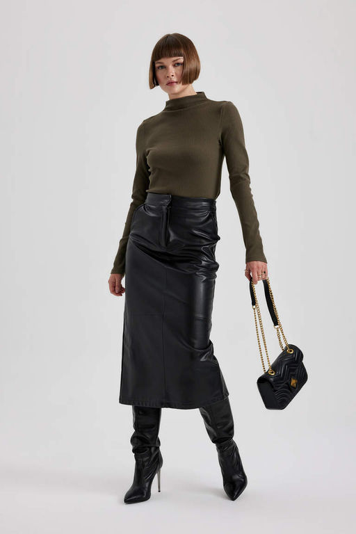 Облегающая футболка с воротником на бретельках и длинными рукавами в рубчик - Defacto фото 2