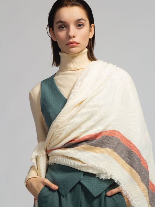 Большой, красивый однотонный платок изготовлен из гофрированной ткани - Tantino фото 11