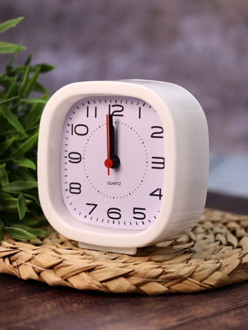 Часы-будильник TimeTrek, white (11х10,5 см)