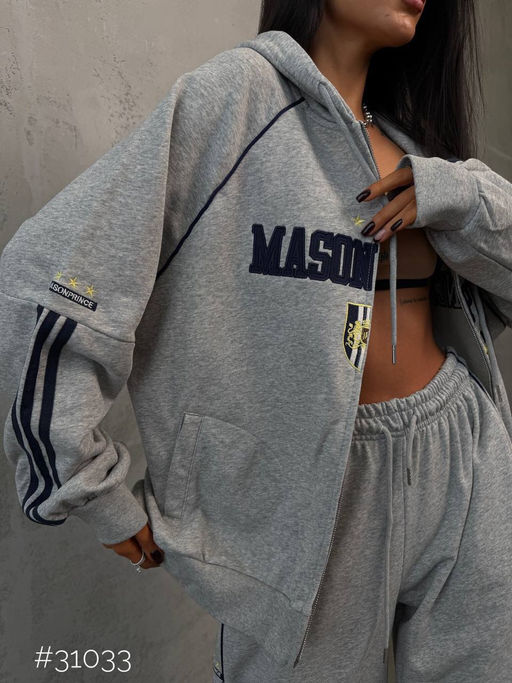 Костюм в идеальном качестве