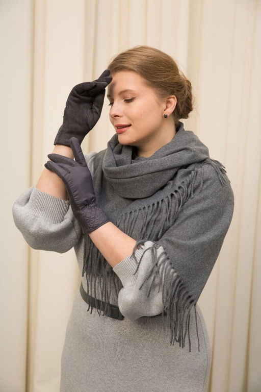 Перчатки из полиэстера серого цвета