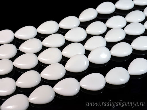 Бусины из агата белого капля 24*18мм, 40см, 16 бусин Радуга камня