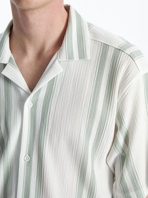 Regular Fit K?sa Kollu ?izgili Erkek Dokulu G?mlek