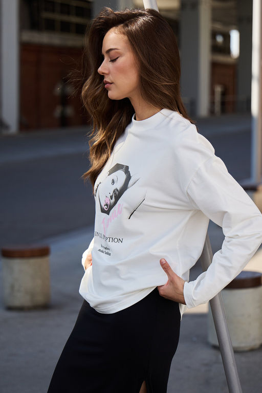 Лонгслив оверсайз с принтом