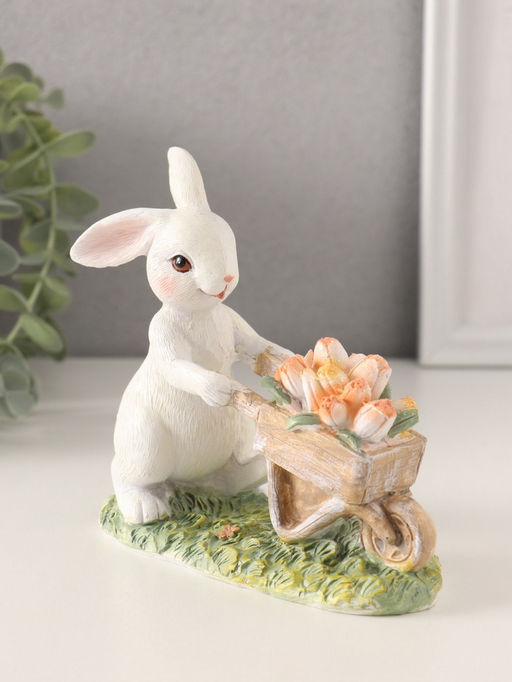 Фигурка полистоун Кролик везет тележку с тюльпанами, 13.5?6?12 см