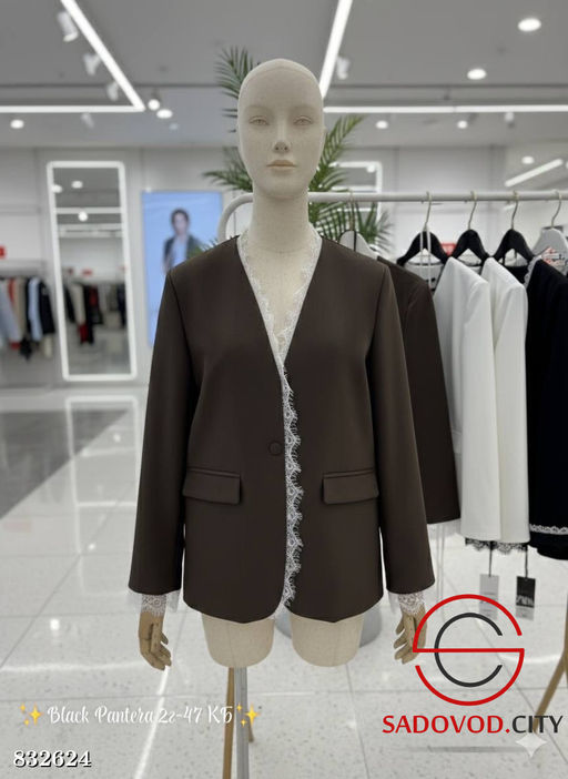 Пиджак с гипюровыми вставками