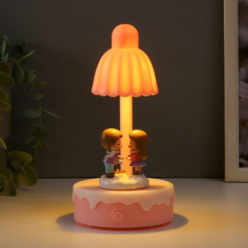 Фигурка светящаяся Парочка малышей тянутся друг к другу, 8?8?16 см, МИКС