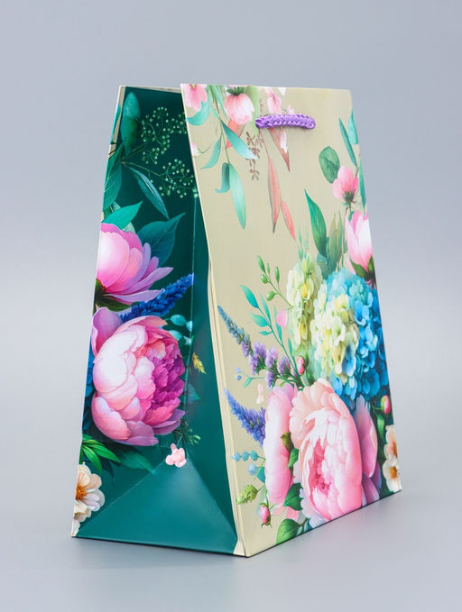 Цена за 2 шт. Пакет подарочный ламинированный Цветы и Радость 18?22.3?10 см