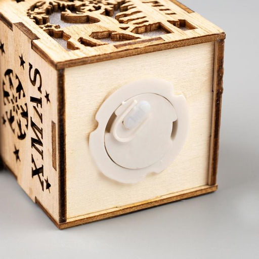 Цена за 2 шт. Ёлочная игрушка Домик с оленем, 7.5х6.5х6 см, от батареек, свечение тёплое белое - Luazon lighting фото 4