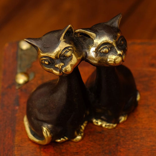 Сувенир «Сладкая парочка кошек», 7.5×3.5×9 см, бронза