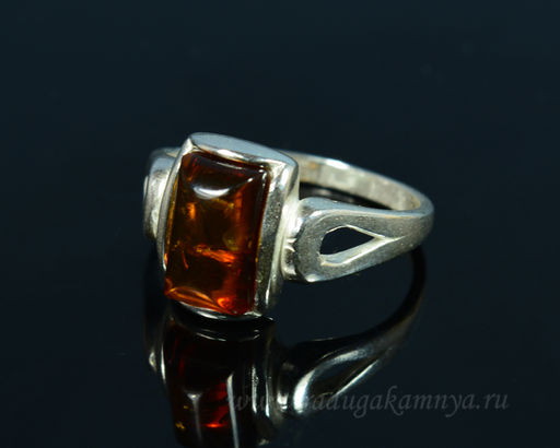 Кольцо с янтарём в посеребрении прямоугольник 8*12мм коньячный