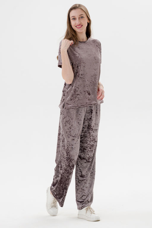 Костюм женский из футболки и брюк из велюра Леопард пурпурно-серый