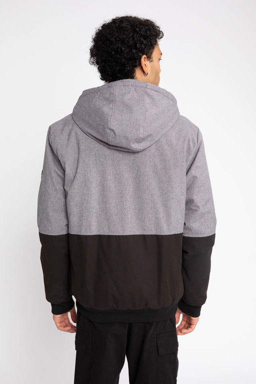 Водоотталкивающее пальто приталенного кроя с капюшоном на флисовой подкладке из искусственного меха - Defacto фото 8