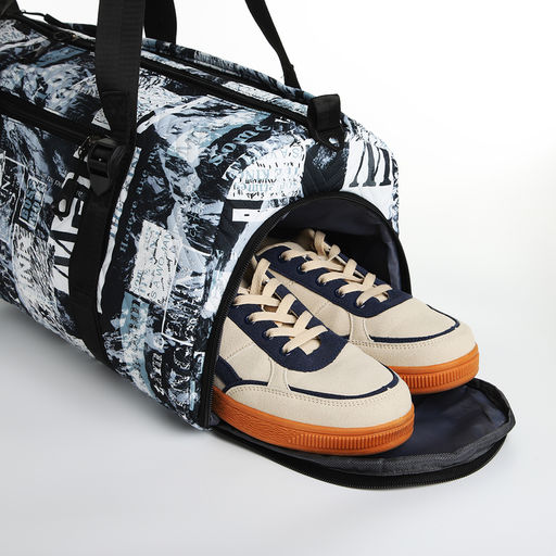 Сумка спорт L-б/н Буквы, 45*21*24, отд на молн, отд д/обуви, 2 н/кармана, дл ремень, черный - Simaland фото 4