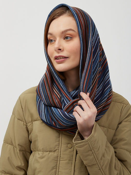 в составе ШЕРСТЬ Нарядный шарф-снуд