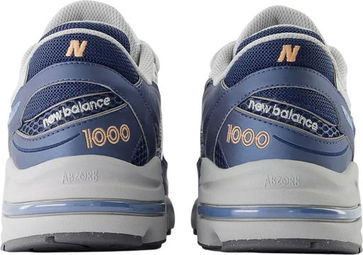 Кроссовки взрослые