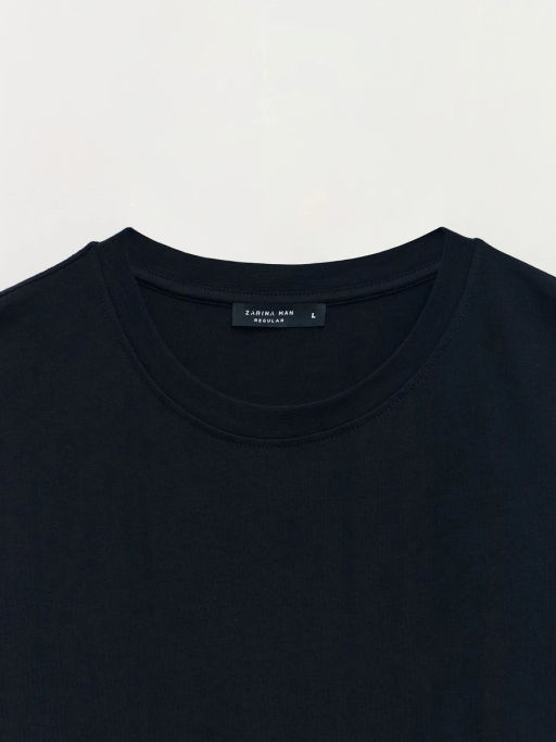 Базовая футболка regular fit / Zarina