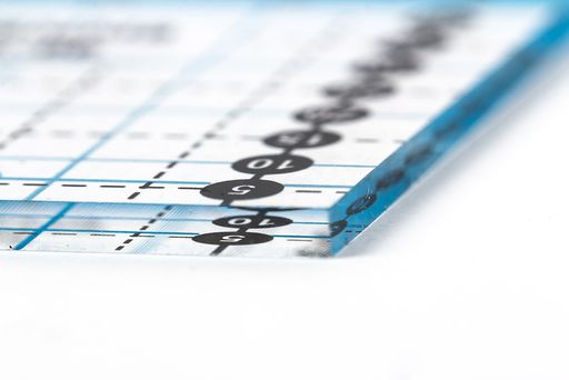 Gamma QRL-06 Линейка для пэчворка 15 см х 5 см в пакете с еврослотом пластик