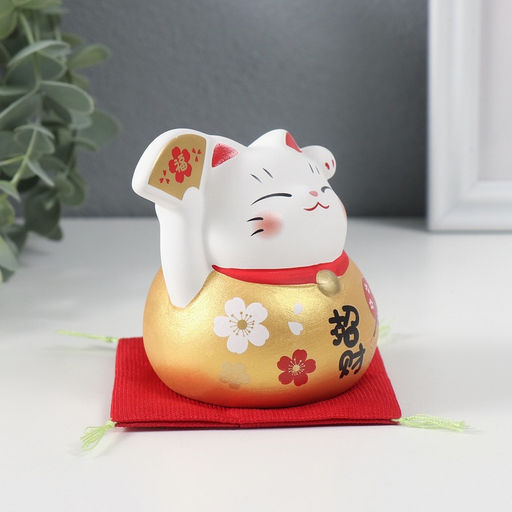 Фигурка керамика «Кот Манэки-нэко с веером», золотой, 8×8×8.5 см