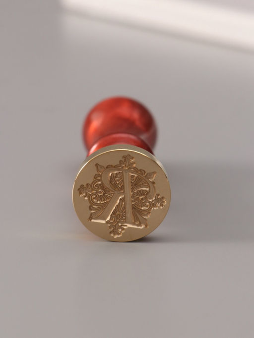 Печать для сургуча с пластиковой ручкой «Буква R на вензеле», 2.5×2.5×6.5 см