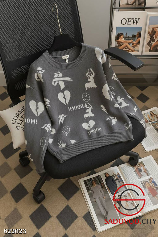 Теплый свитер с рисунком