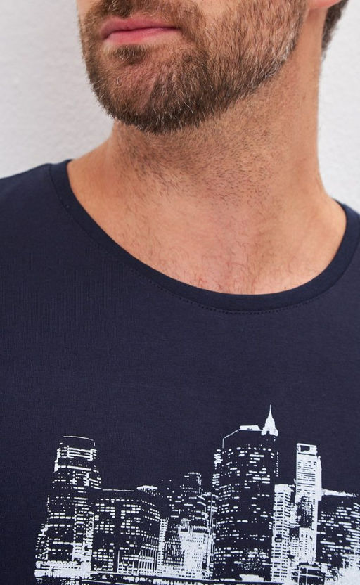 Лонгслив мужской с принтом F021-1001-430 темно-синий - Fine joyce фото 4