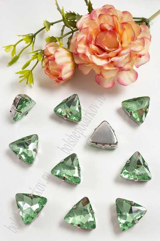 Стразы пришивные 18 мм "Треугольник" (10 шт) SF-3765, салатовый №7