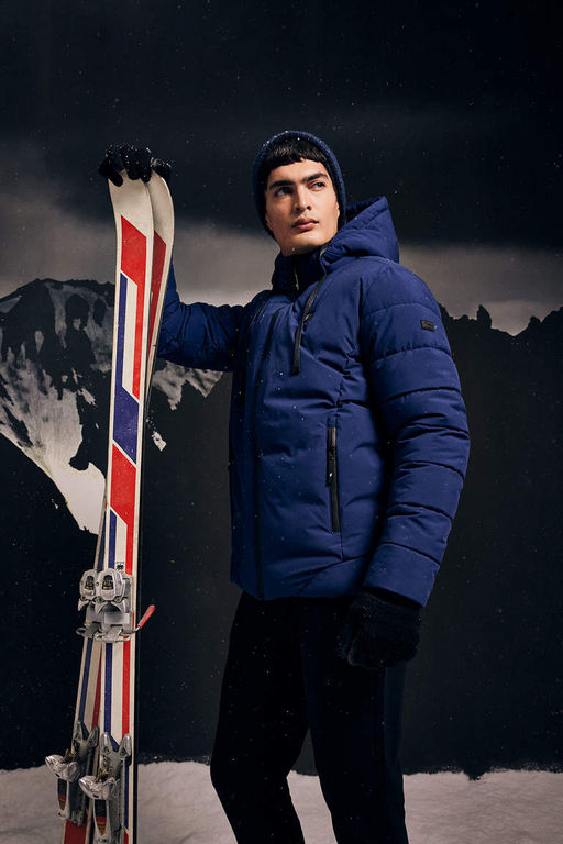 Водоотталкивающее пальто приталенного кроя с капюшоном DeFactoFit с подогревом  фото 3