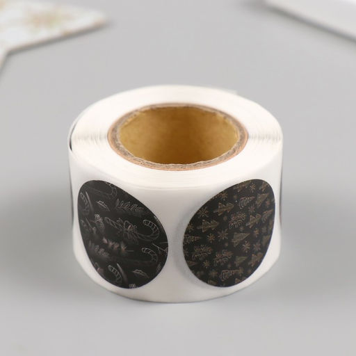 Цена за 2 шт. Наклейка бумага Ёлочки и шишки, d=2.5 см, 252 шт. в рулоне - Арт узор фото 3