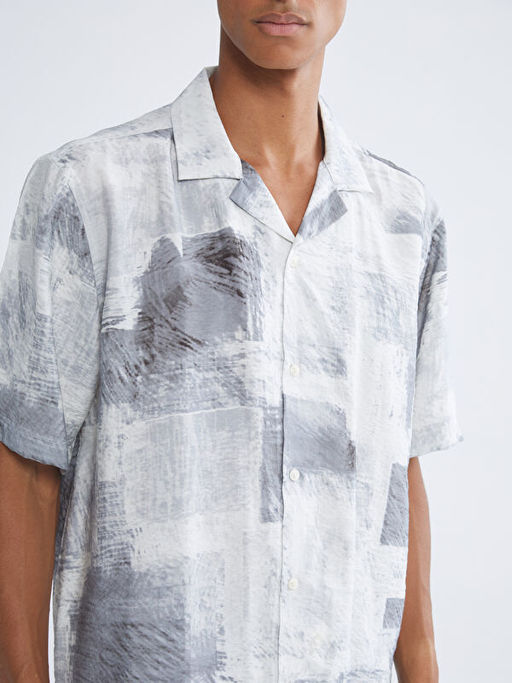 Regular Fit Resort Yaka K?sa Kollu Desenli Erkek G?mlek