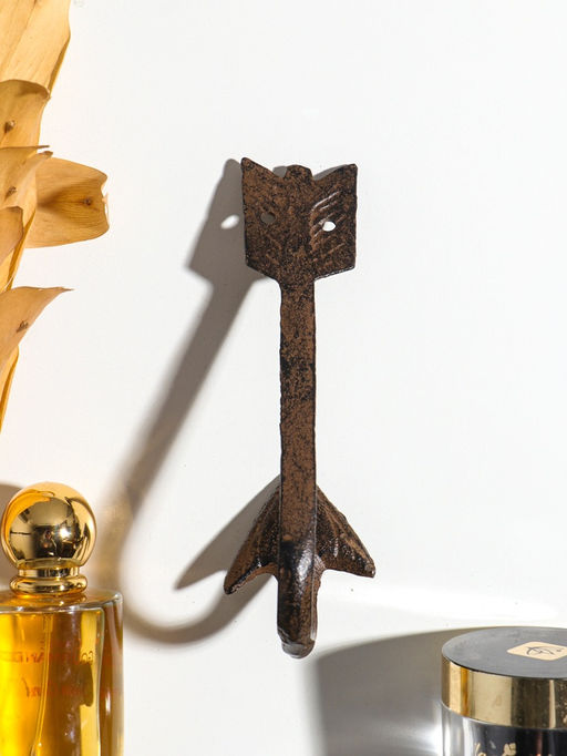 Крючок декоративный чугун "Изогнутая стрела" 15,5х4,8х5,8 см