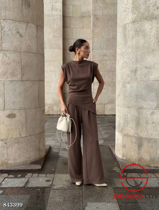 Женский костюм (блузка и штаны)