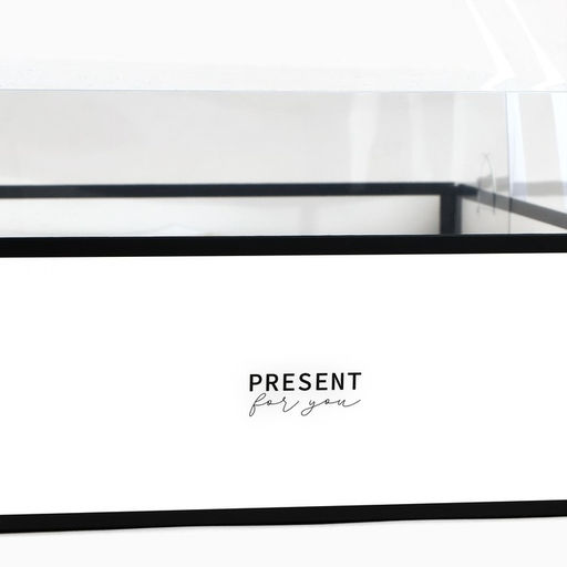 Коробка для цветов с фигурным вкладышем и пластиковой крышкой Present, 23.5 х 23.5 х 15 см