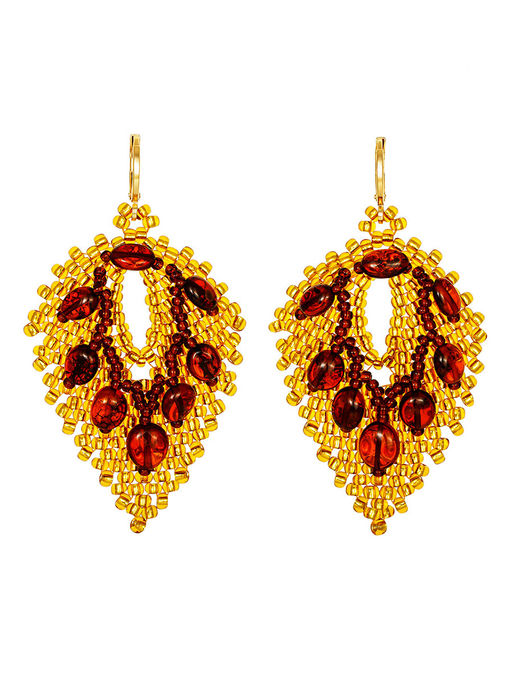 Красивые серьги в виде листочков из бисера и янтаря Лукоморье