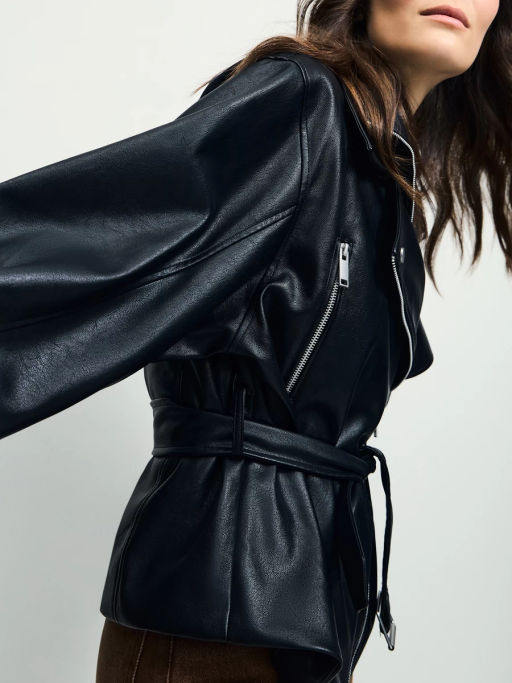 Куртка-косуха с ремнем на поясе из искусственной кожи / Zarina  фото 4