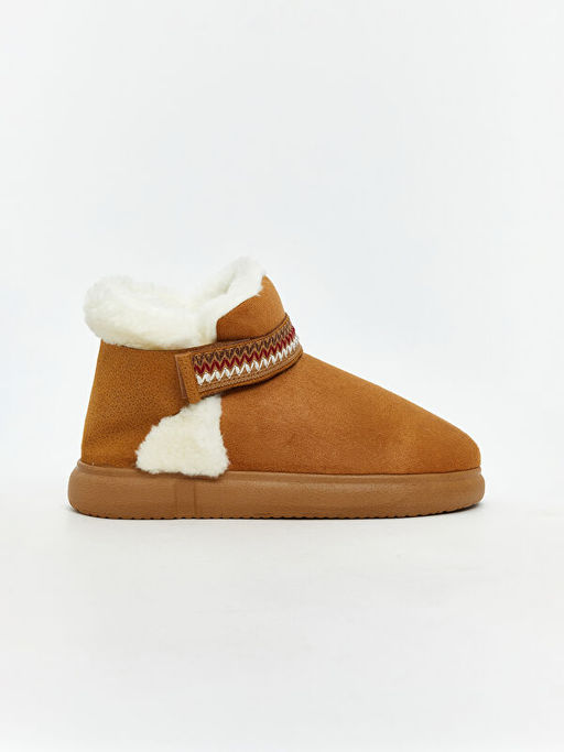 S?et G?r?n?ml? Kad?n Ev Botu