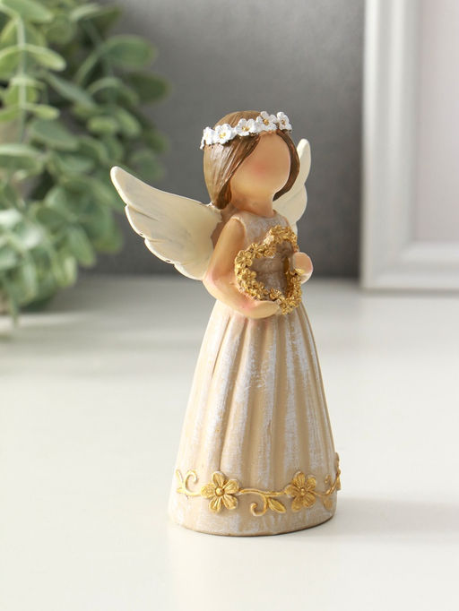 Фигурка полистоун Девочка-ангел с венком-сердце, 4.5?8?12 см