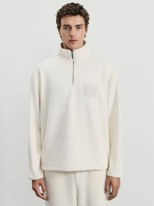 Толстовка relax fit с нашивкой / Zarina