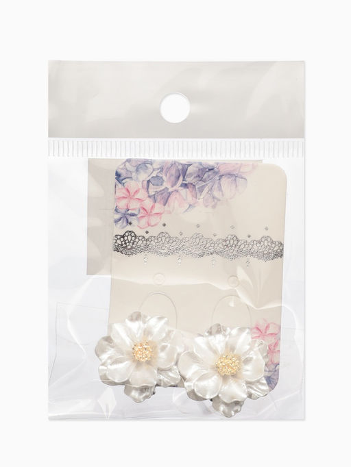 Серьги клипсы для ушей QF «Цветочки», белая в золоте