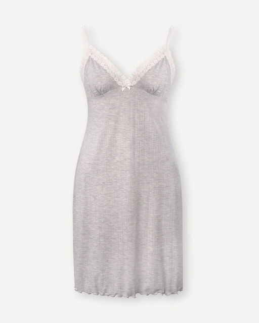 Ночная сорочка на тонких бретелях