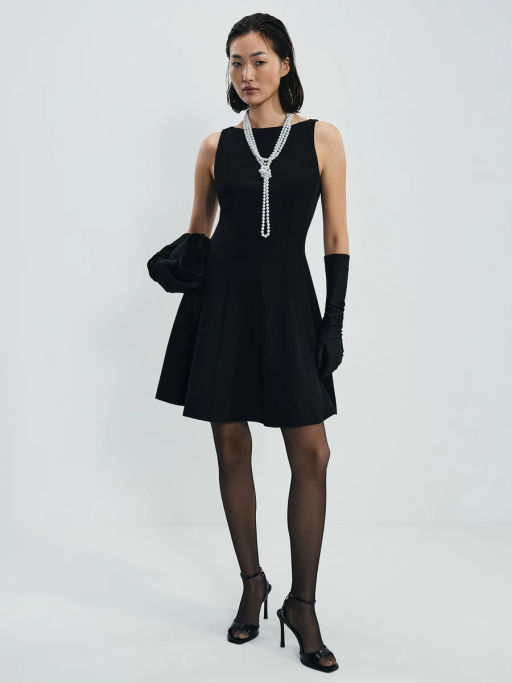 Платье мини приталенного силуэта / Zarina