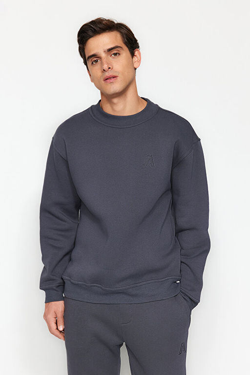 Antrasit Oversize/Geni_ Kesim Yar_m Bal_k__ Yaka Harf Nak__l_ Sweatshirt __i Polarl_ TMNAW24SW00046