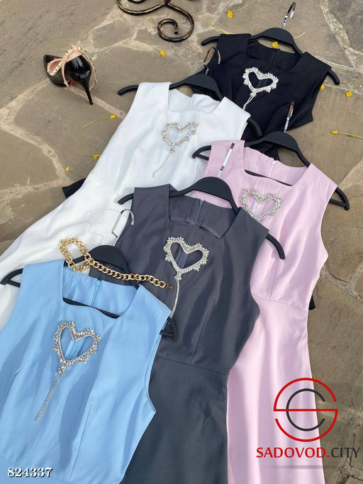 Платье женское с сердцем в середине