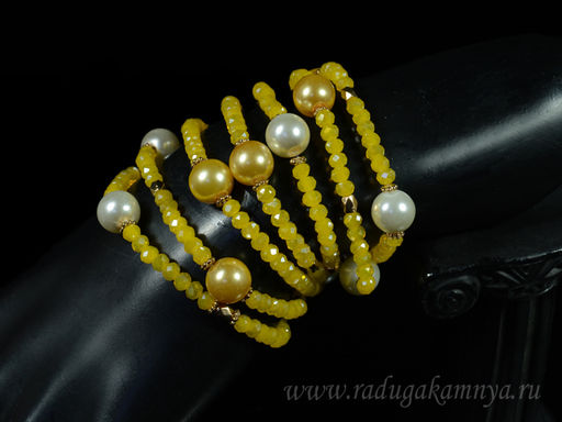 Браслет бусы на руку с цирконом и майоркой цв.желтый, 100см