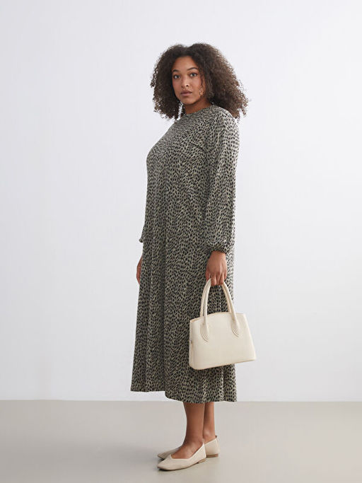 B?y?k Beden Bisiklet Yaka Desenli Elbise