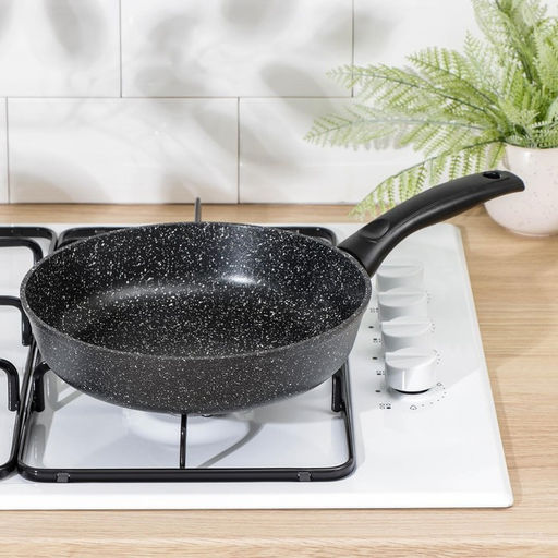 Сковорода Доляна «Элит», d=24 см, пластиковая ручка, антипригарное покрытие, алюминий, чёрная