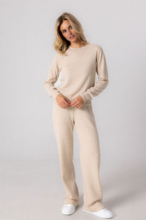 WW-2614 Базовый трикотажный джемпер с вискозой и кашемиром молоко