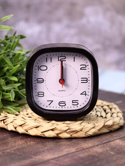 Часы-будильник TimeTrek, black (11х10,5 см)